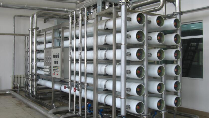 干洗公司青岛纯水设备安装调试完工